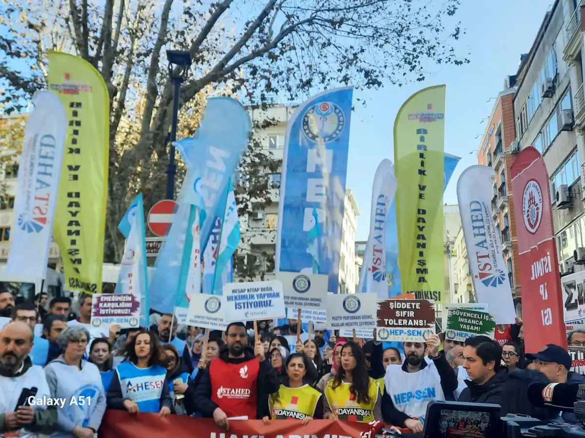 Aile Hekimlerinden Maaş Kesintisi Protestosu: “Eziyet Yönetmeliği” Geri Çekilsin