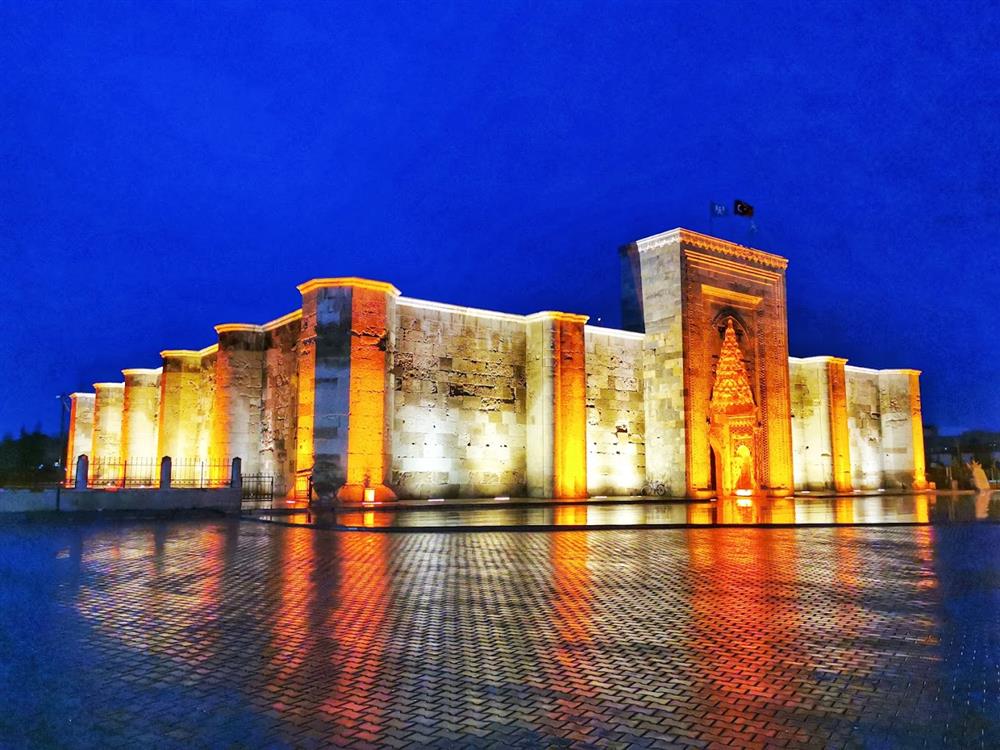Aksaray Sultanhanı Kervansarayı Müzesi: Anadolu Selçuklu Kervansaraylarının En Büyüğü