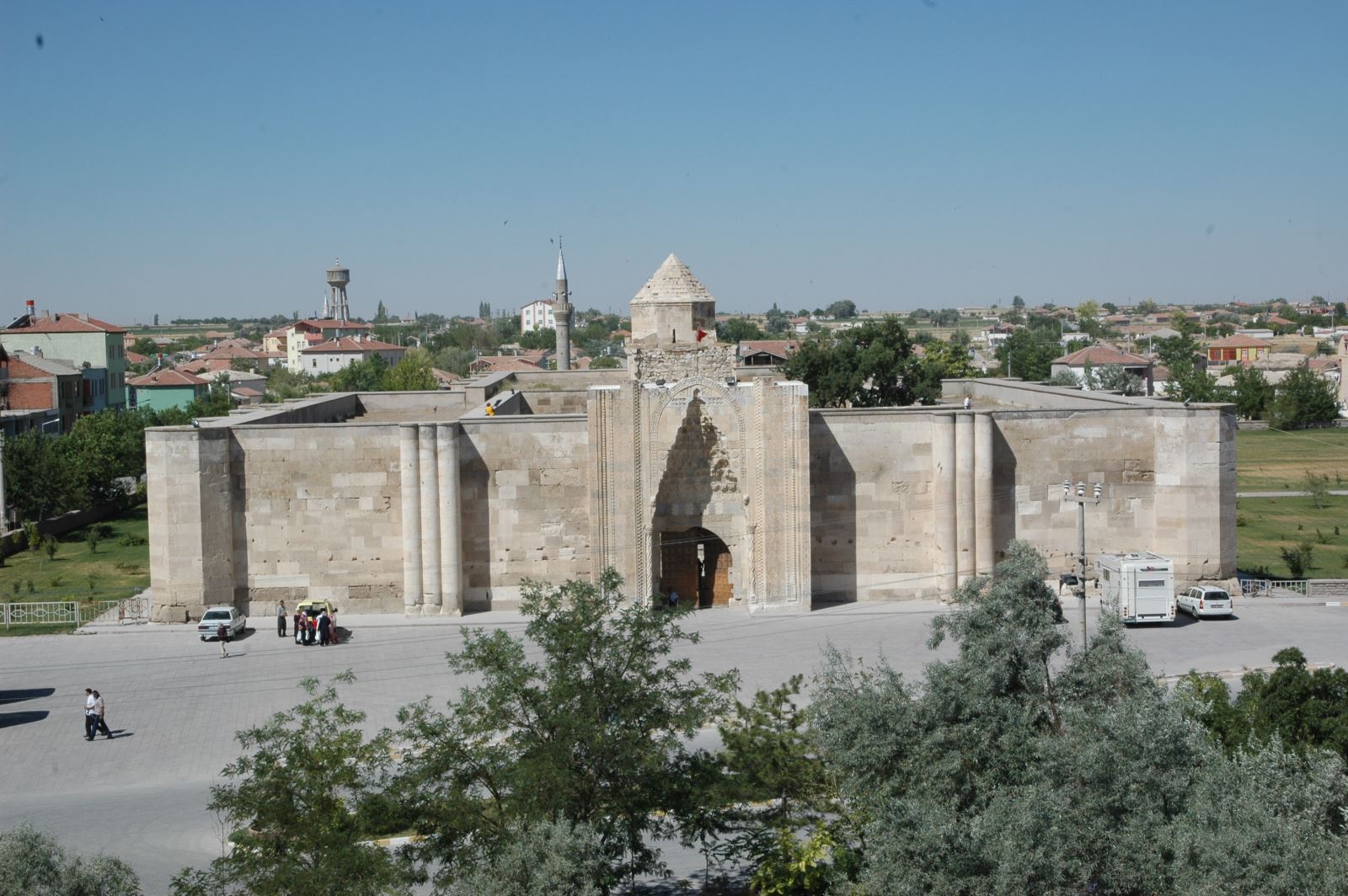 Aksaray Sultanhanı Kervansarayı: Ziyaret Önerileri ve Gezi Rehberi