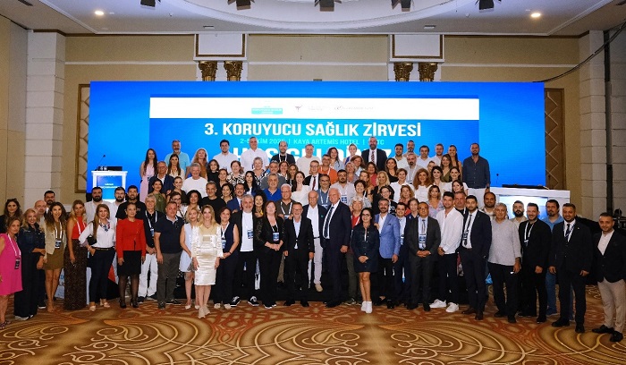 Eczacılar 3. Koruyucu Sağlık Zirvesi’nde Bir Araya Geldi