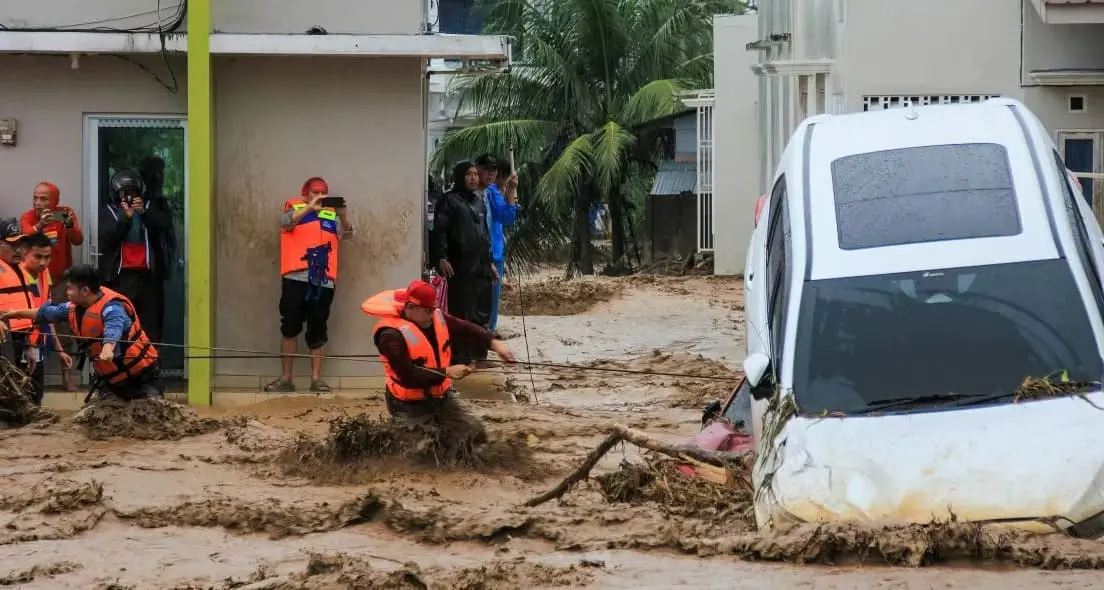 Endonezya’daki Sel Felaketinde Ölü Sayısı 442’ye Çıktı: 402 Kişi Kayıp
