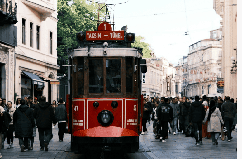 İstiklal Caddesi ve Taksim Bölgesi Hakkında Bilmeniz Gerekenler