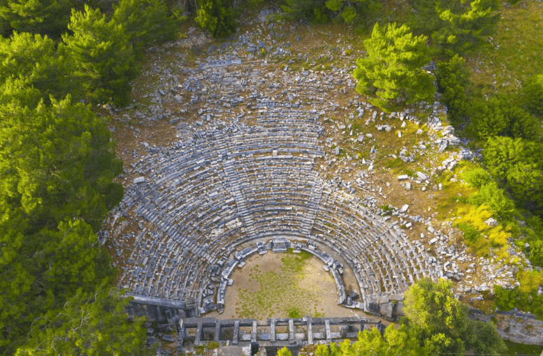 Priene Antik Kenti – Antik Dönemin Şehir Planı ve Mimari Mirası