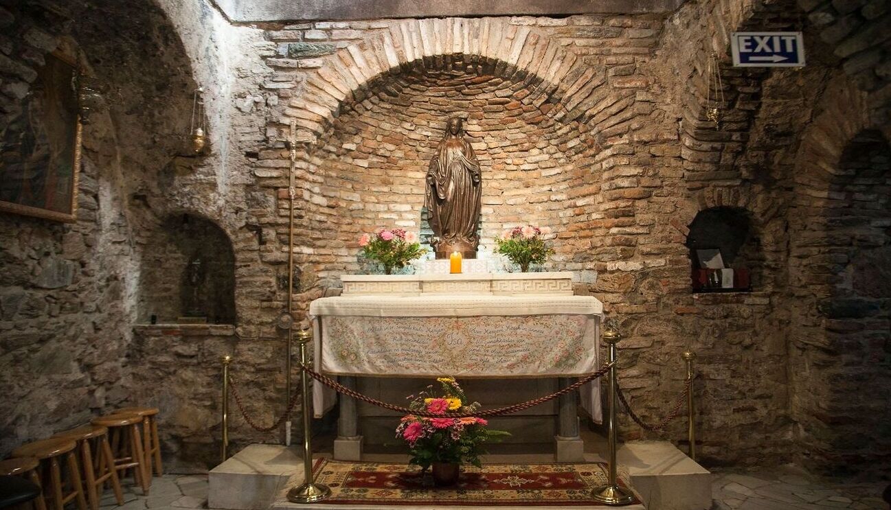 Selçuk Meryem Ana Evi’ni Keşfedin: Hristiyanlığın Önemli Mekanı