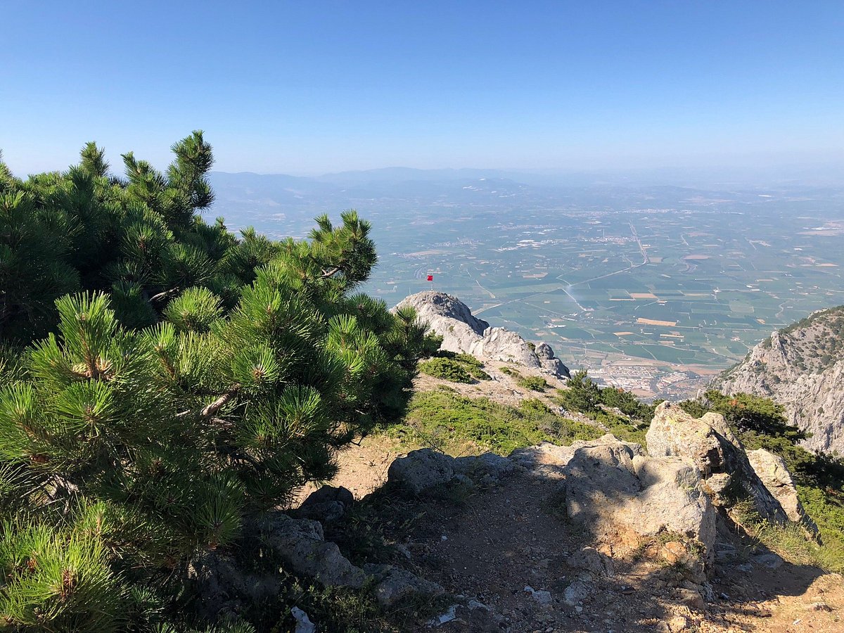 Spil Dağı Milli Parkı: Ege Bölgesi’nin Mitolojik ve Ekolojik Hazinesi