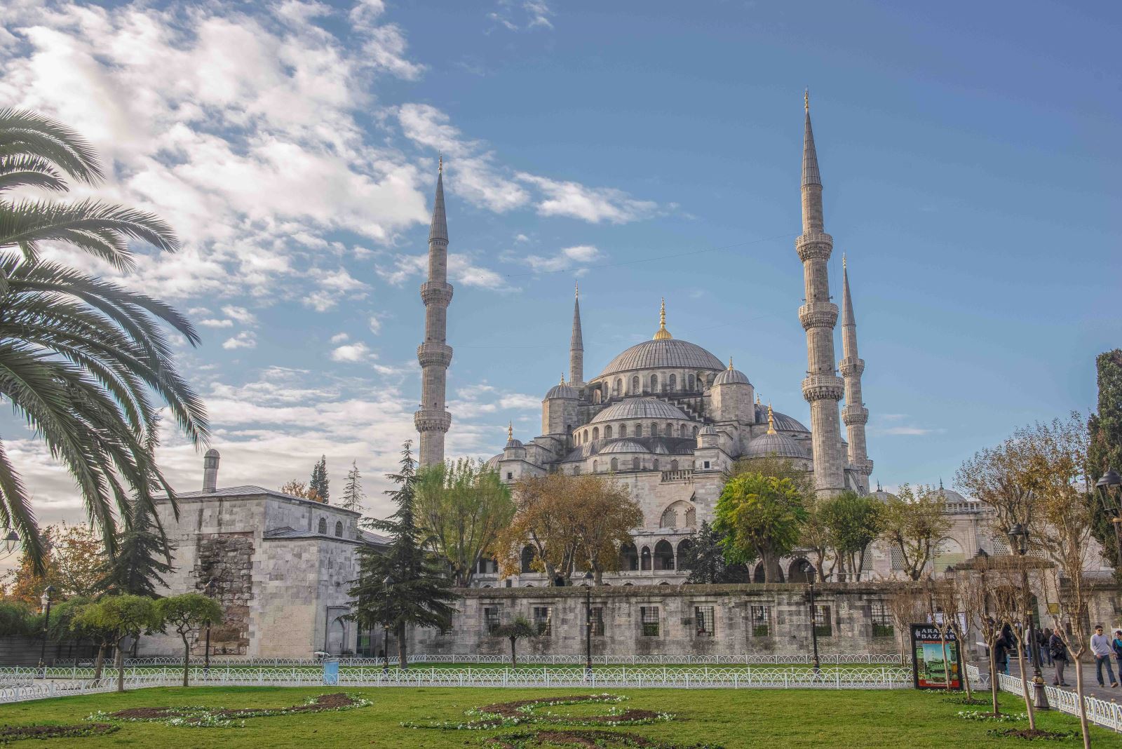Sultanahmet Camii: İstanbul’un Kalbindeki Efsanevi Eser