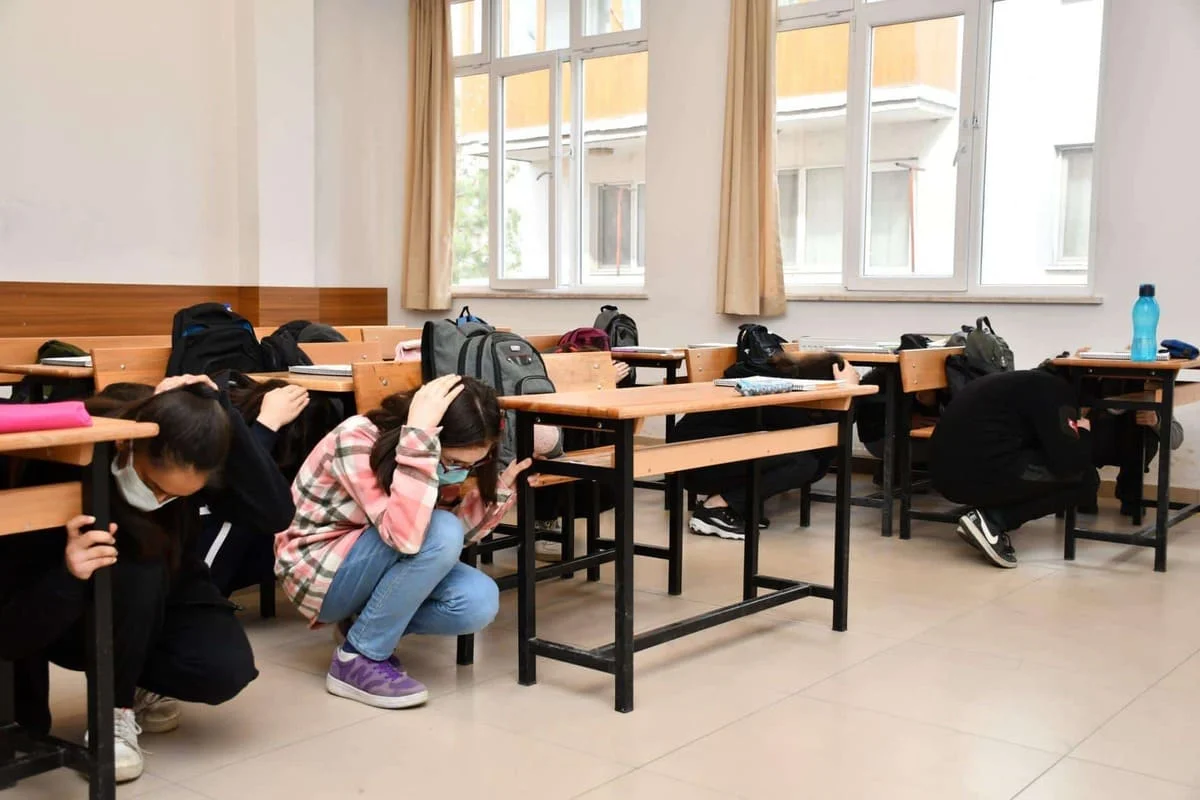 Toplumda Afet Farkındalığını Artırma Yolları: Bilinçli Toplum Hayat Kurtarır