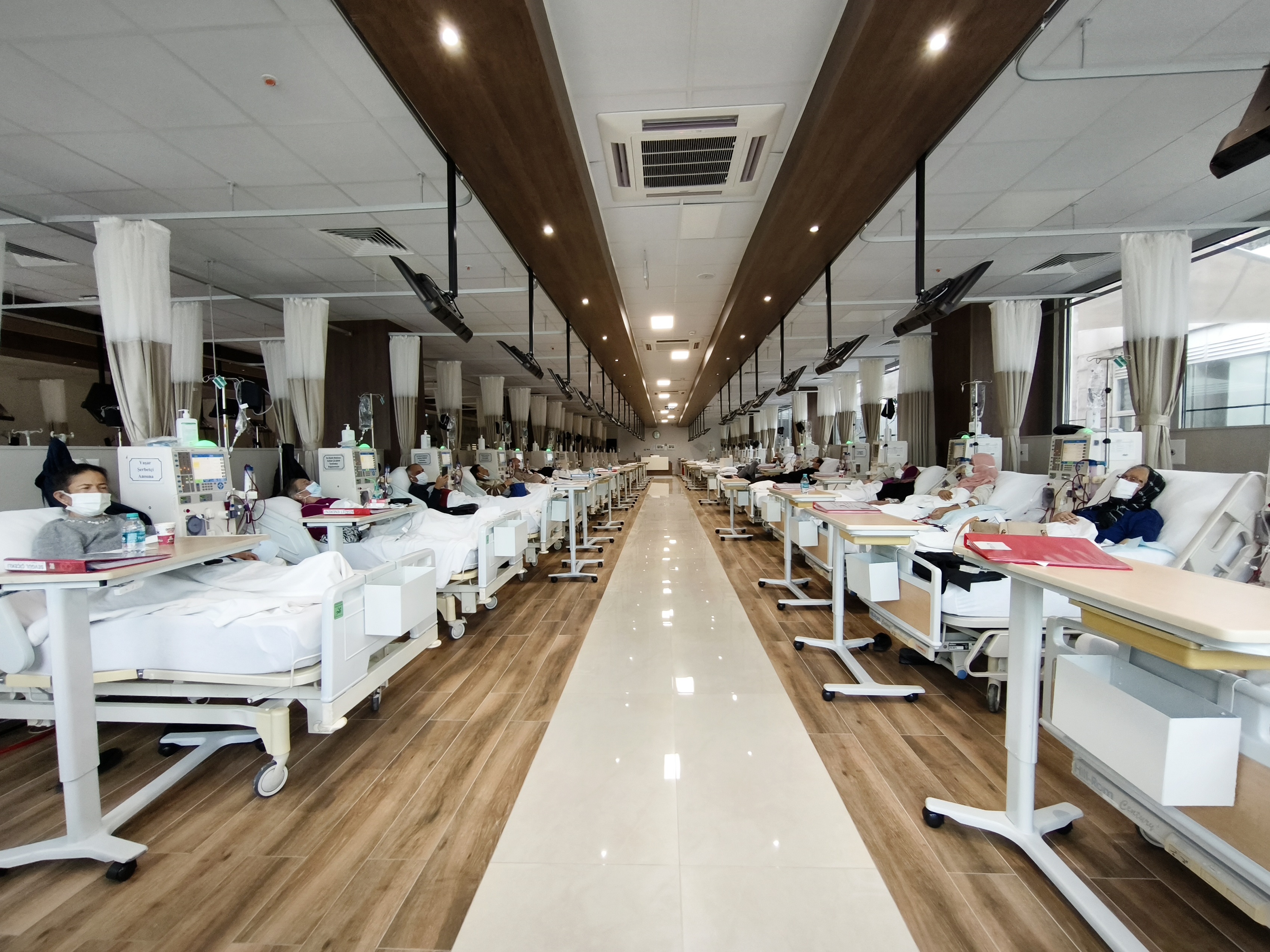 Yaz Aylarında Diyaliz Hastalarına Kritik Uyarı: Hatalı Beslenme ve Aşırı Sıvı Kalp Durmasına Yol Açabilir!