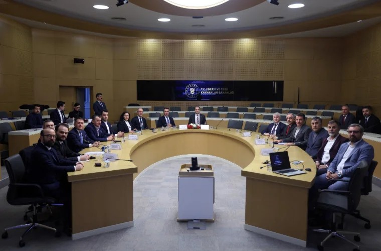 YEKA GES-2025 Yarışmalarında Sözleşmeler İmzalandı: 650 MW Güneş Gücü Yatırıma Dönüşüyor