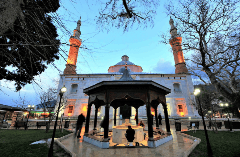 Yeşil Türbe ve Yeşil Camii Hakkında Bilgiler ve Gezi Önerileri